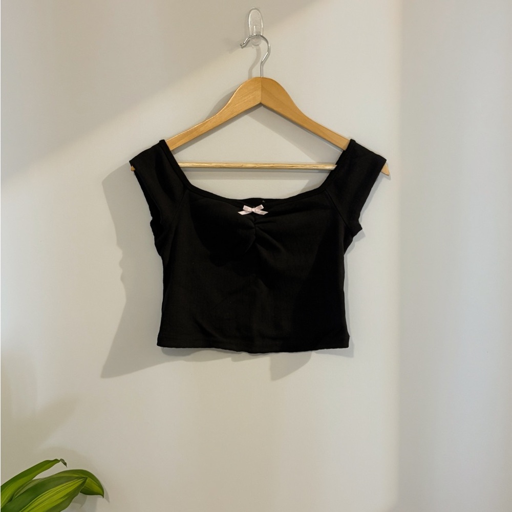 Off-the-shoulder Black Top
